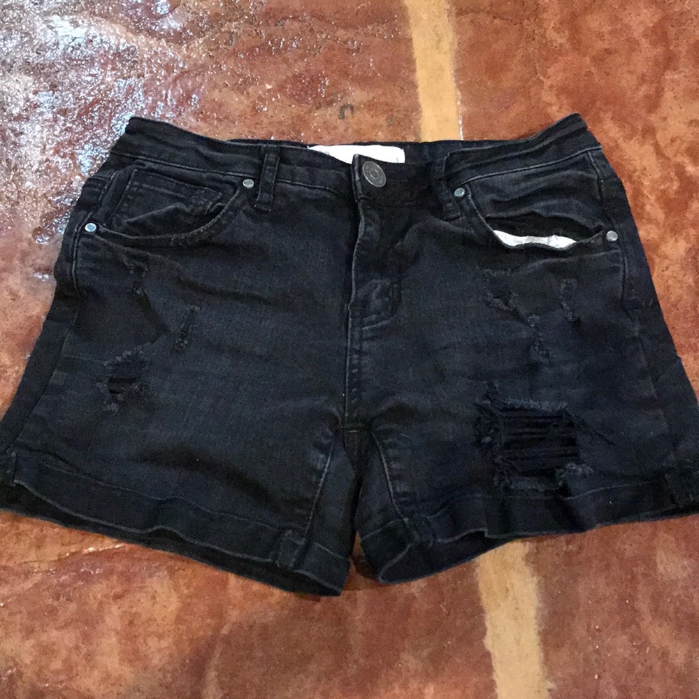 Tillys ripped shorts